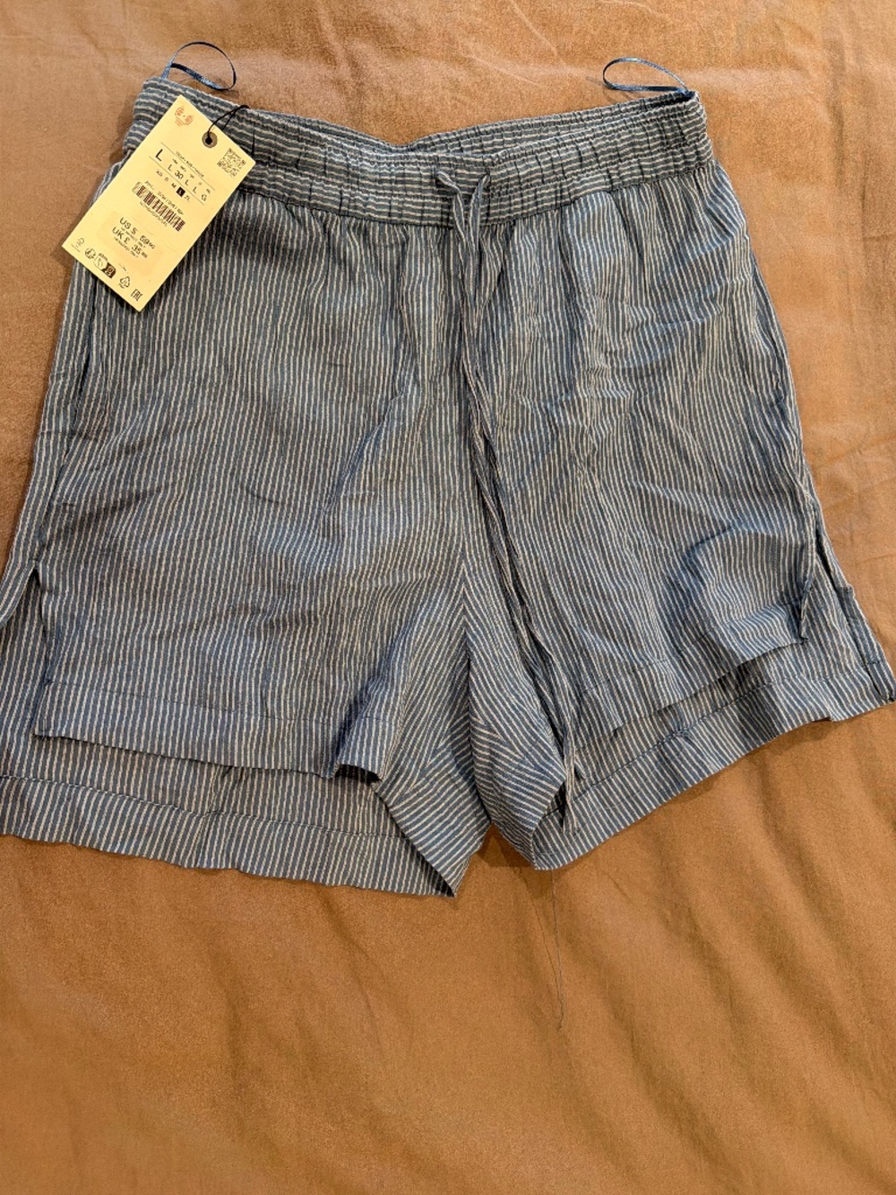 Zara Blue & White Striped Pull-On Shorts – Size: Large (L)
